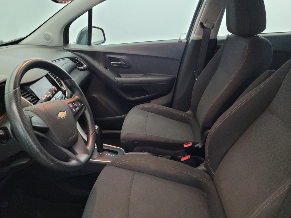 Used 2020 Chevrolet Trax LS FWD image 17