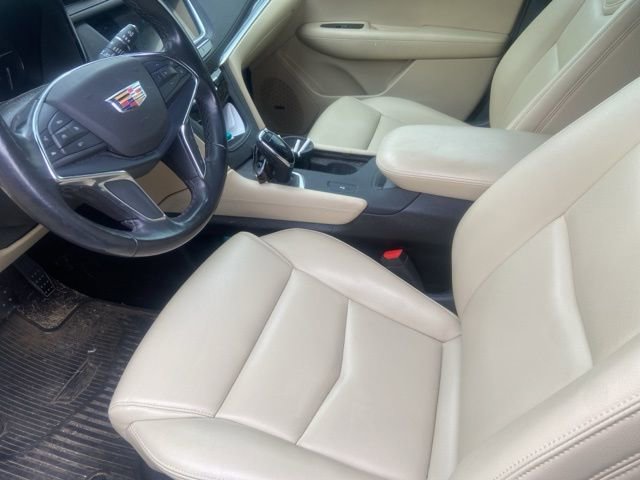 Used 2019 Cadillac XT5 FWD image 9