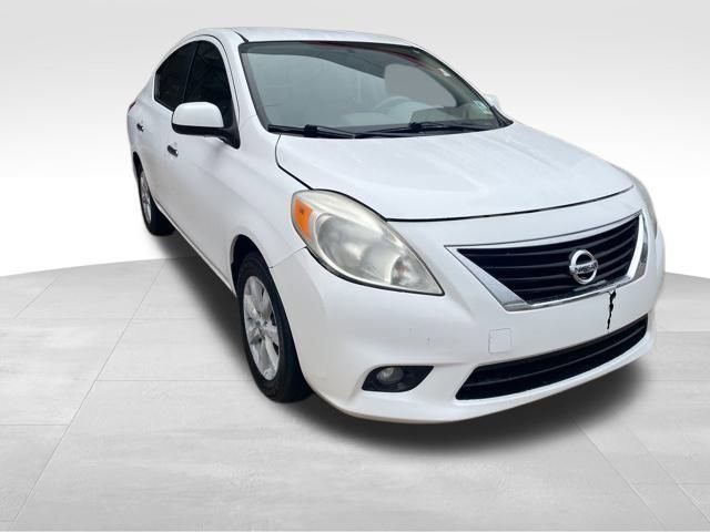 Used 2012 Nissan Versa SL image 4