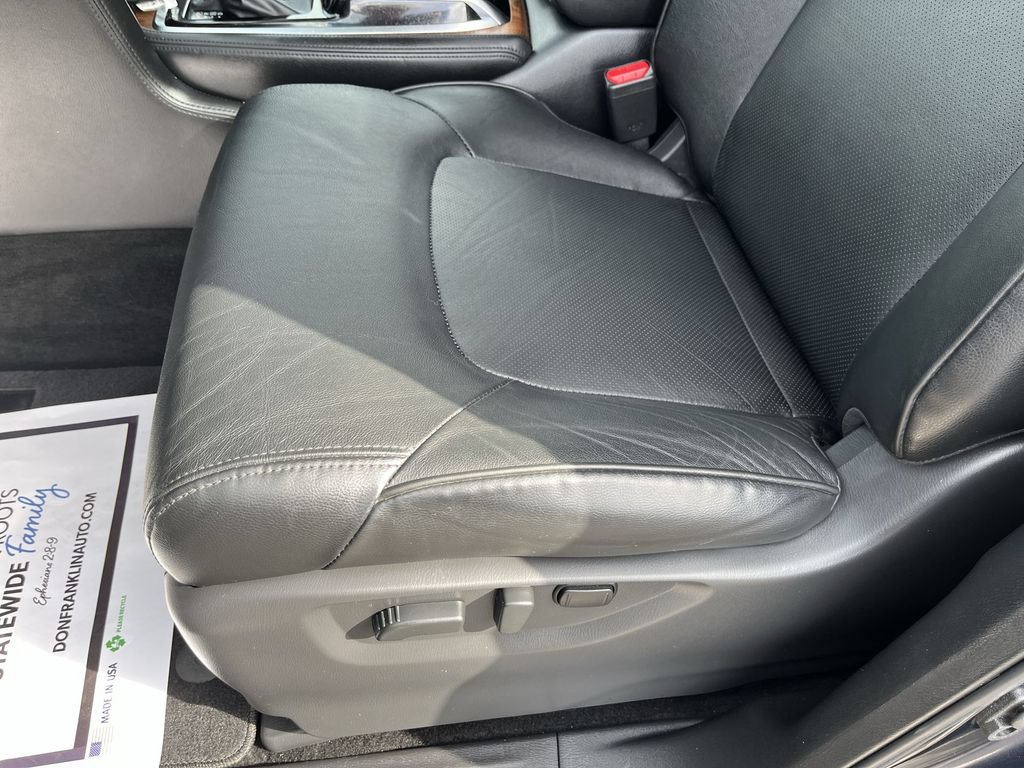Used 2024 Nissan Armada SL w/ Captain's Chairs Package AWD/4WD image 12