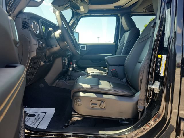 New 2026 Jeep Wrangler Unlimited Sahara w/ Safety Group AWD/4WD image 12