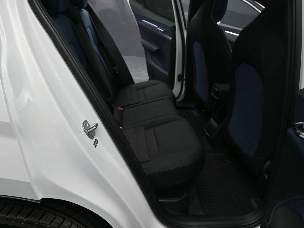 New 2026 Volvo EX30 Plus w/ Protection Package Premier AWD/4WD image 18