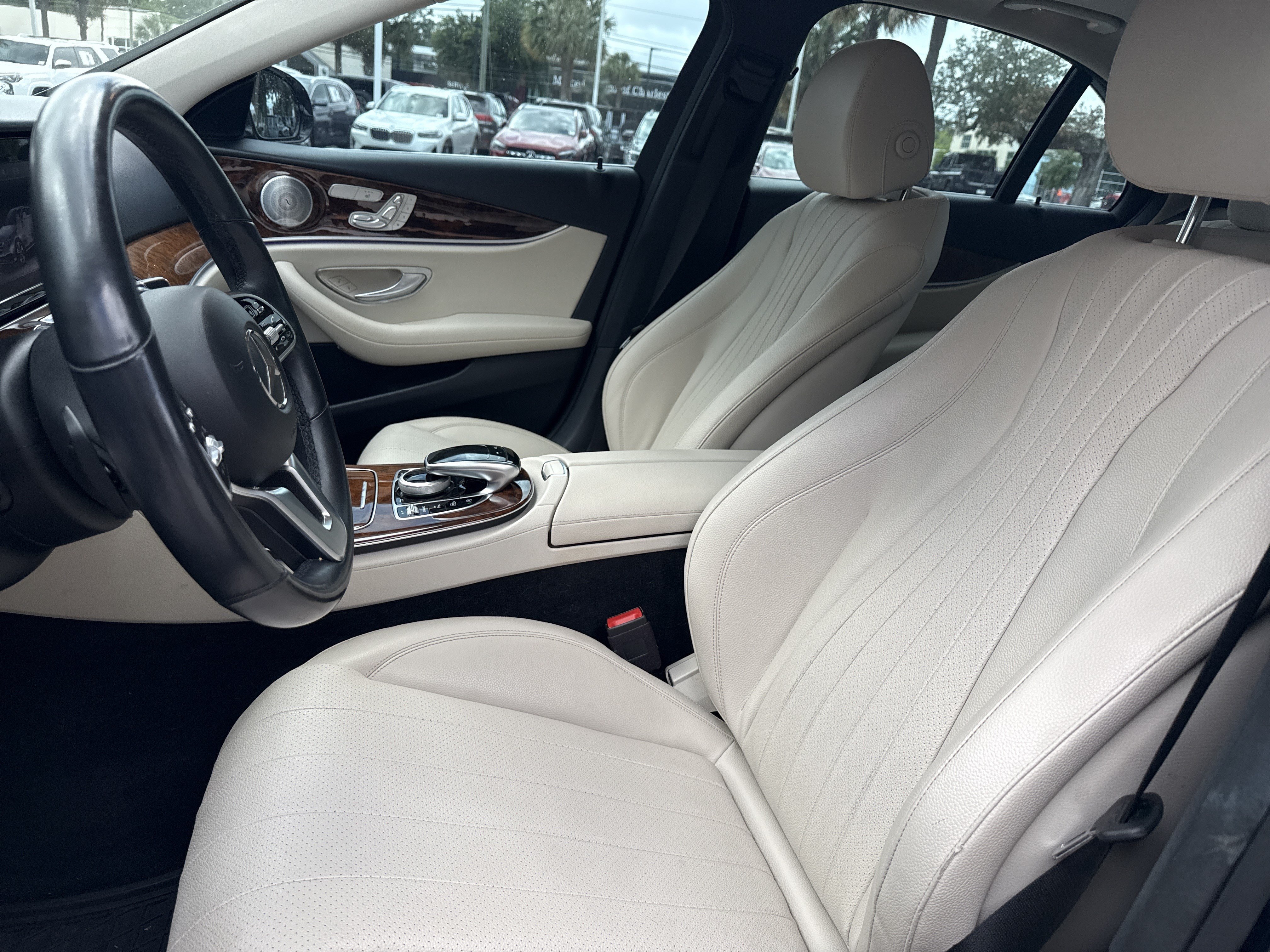 Used 2019 Mercedes-Benz E 300 4MATIC image 12