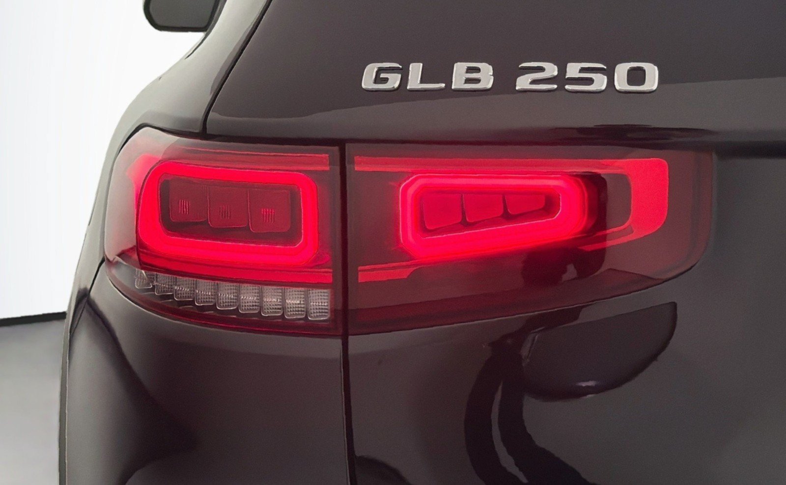 Used 2023 Mercedes-Benz GLB 250 4MATIC image 17