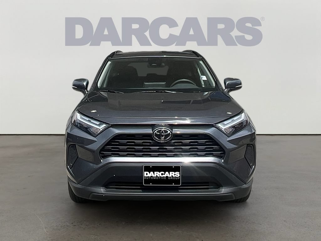 Used 2025 Toyota RAV4 XLE AWD/4WD image 2