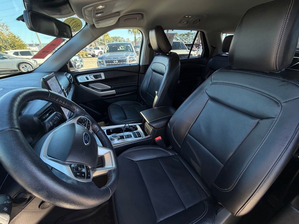 Used 2022 Ford Explorer Limited w/ Limited Technology Package image 11
