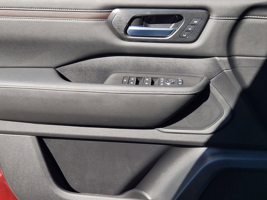 New 2026 Nissan Armada SL w/ Captain's Chari Seat Package image 16