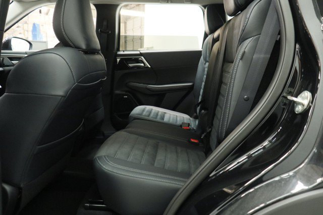 New 2026 Mitsubishi Outlander SE FWD image 23
