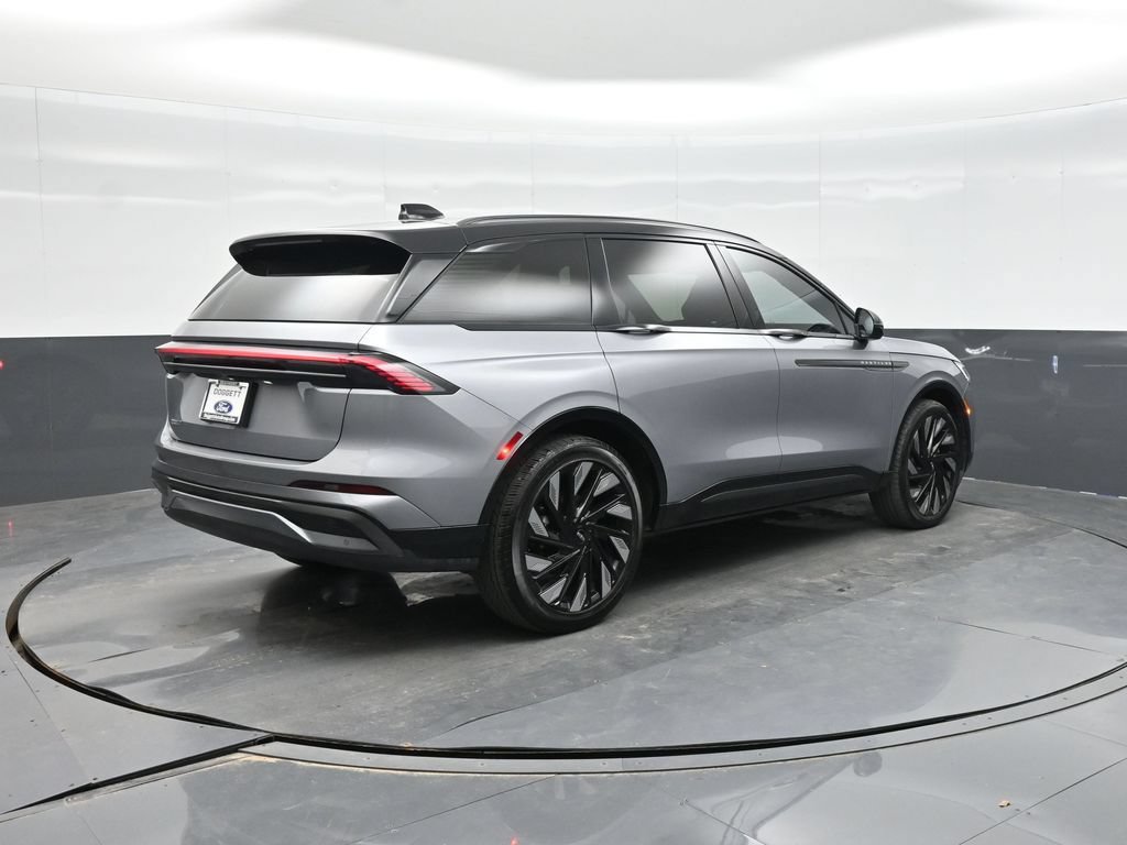 Used 2025 Lincoln Nautilus Reserve w/ Jet Appearance Package AWD/4WD image 7