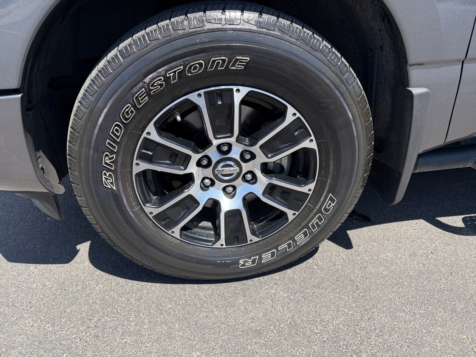 Used 2022 Nissan Titan SV w/ Accessory Utility Package RWD image 11