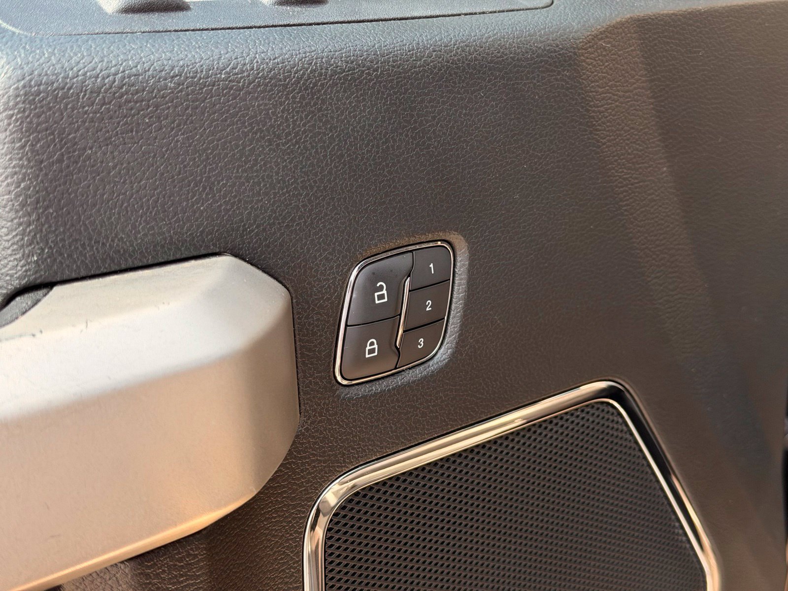 Used 2019 Ford F150 Lariat AWD/4WD image 18