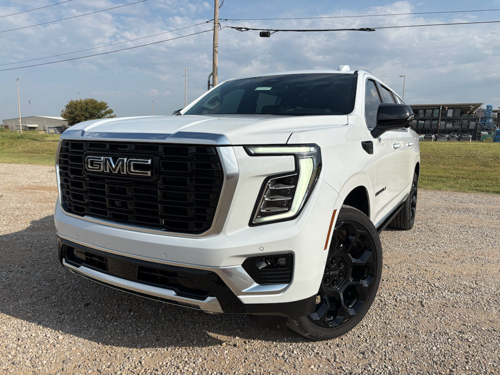 New 2026 GMC Yukon XL Denali w/ Denali Reserve Package AWD/4WD image 1