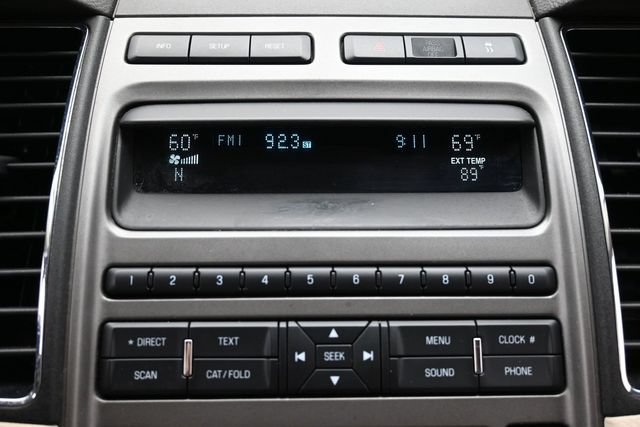 Used 2010 Ford Taurus SEL FWD image 20