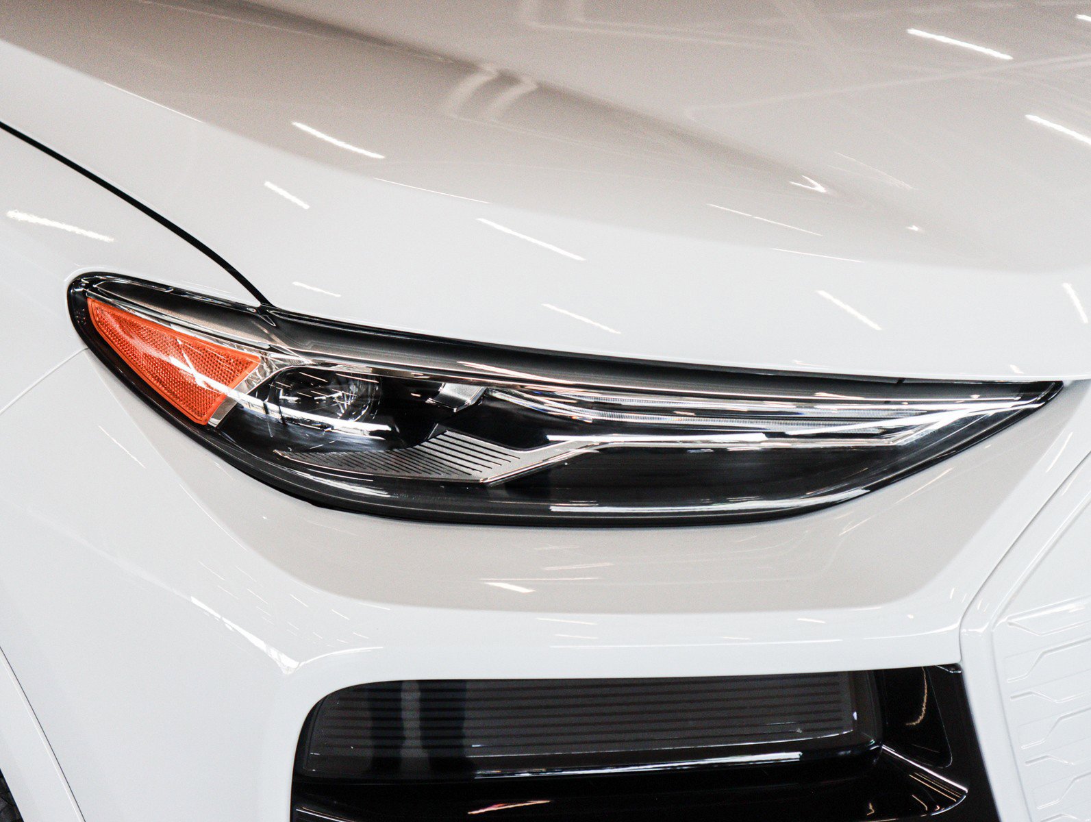 Certified 2025 Audi Q6 e-tron Premium w/ Convenience Package image 26