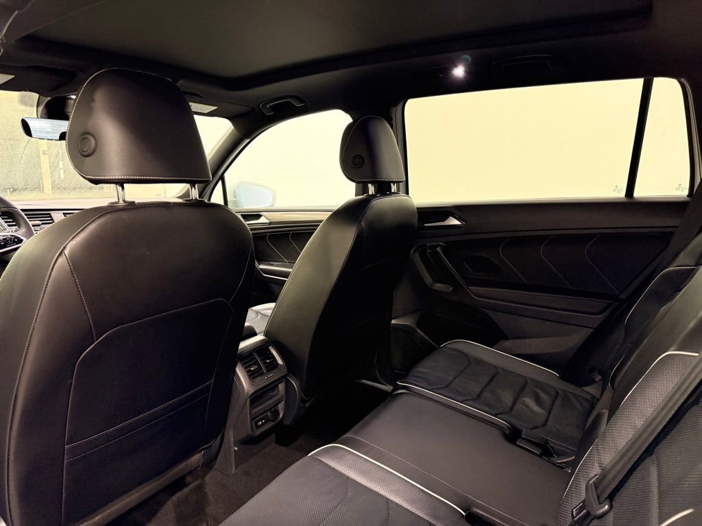 Used 2024 Volkswagen Tiguan SEL R-Line image 21