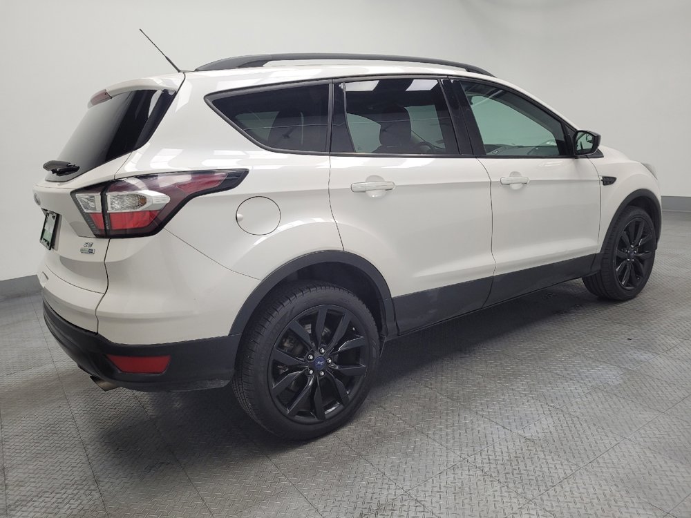 Used 2018 Ford Escape SE w/ SE Sport Appearance Package image 10