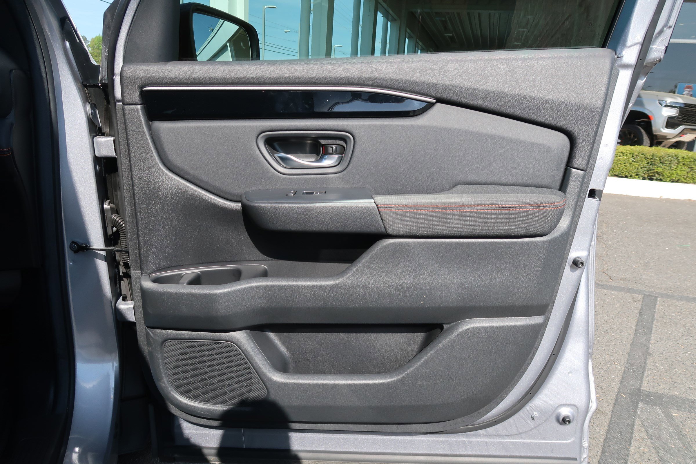 Used 2025 Honda Pilot Sport image 39