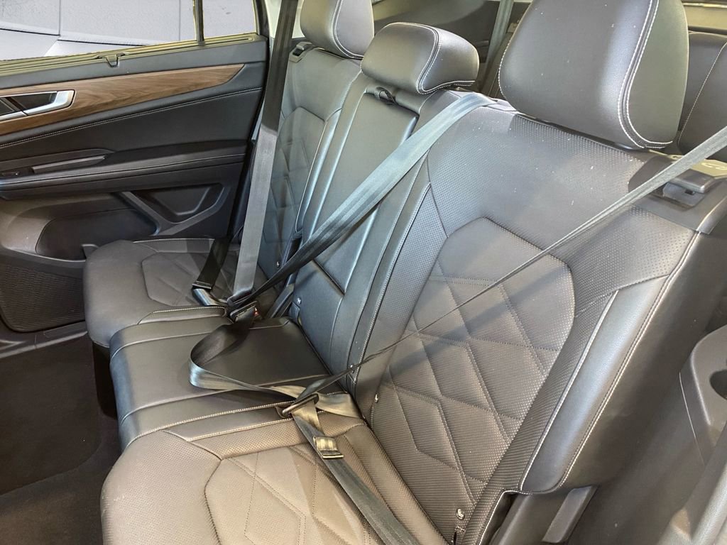 Used 2024 Volkswagen Atlas SE image 18