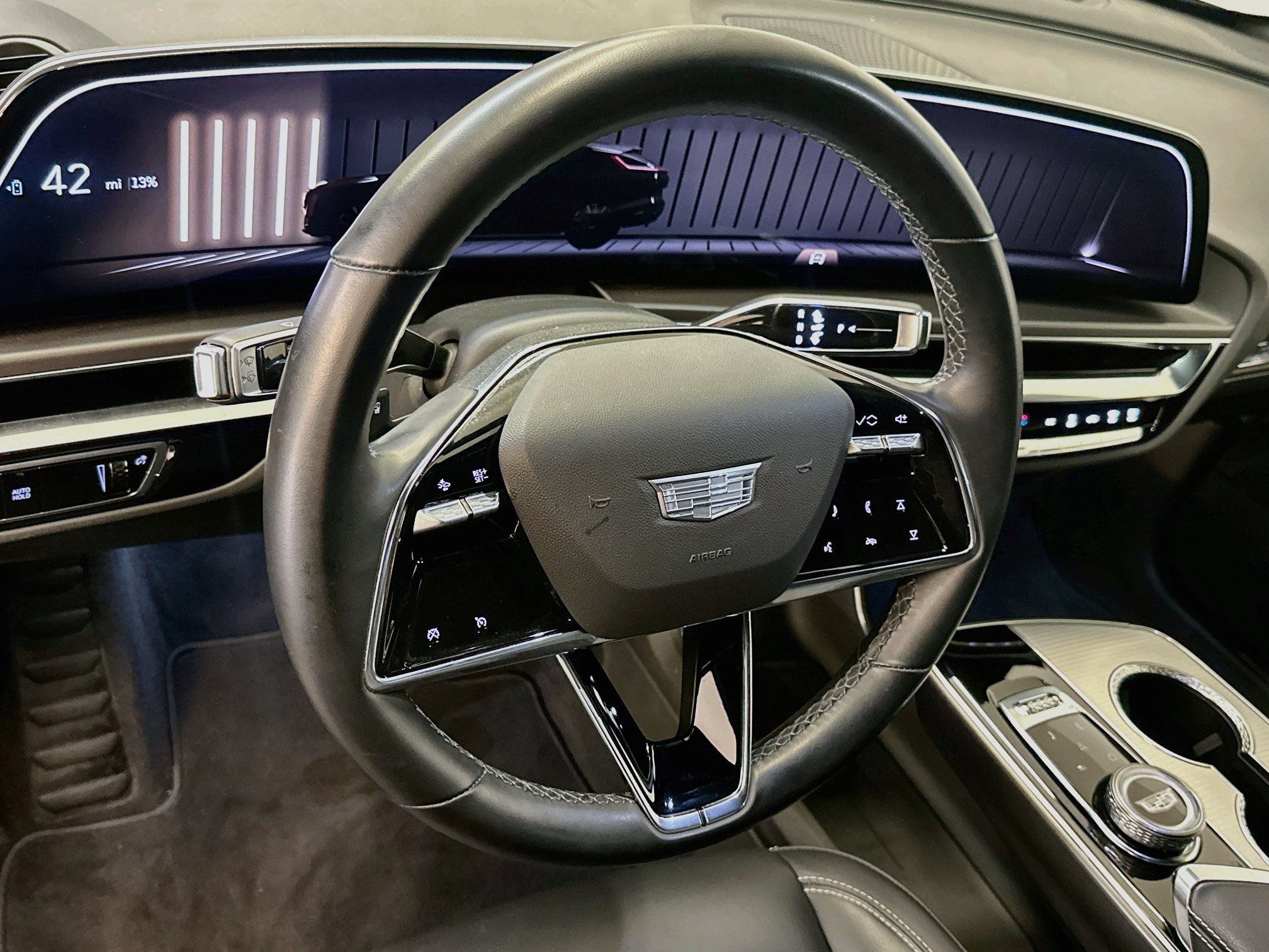Used 2024 Cadillac Lyriq Tech AWD/4WD image 18