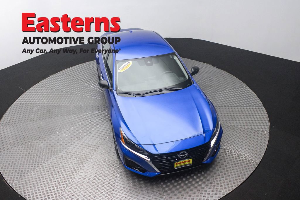 Used 2025 Nissan Altima 2.5 SV FWD image 3