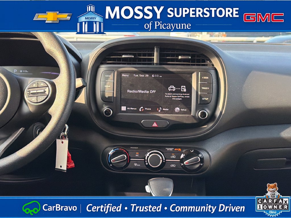 Used 2025 Kia Soul LX w/ LX Technology Package FWD image 17