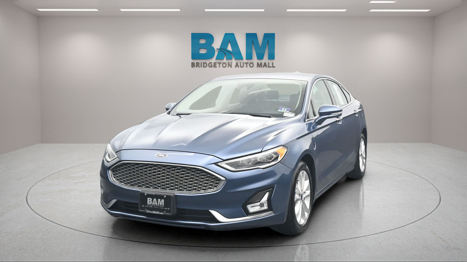 Used 2019 Ford Fusion Energi Titanium FWD image 5
