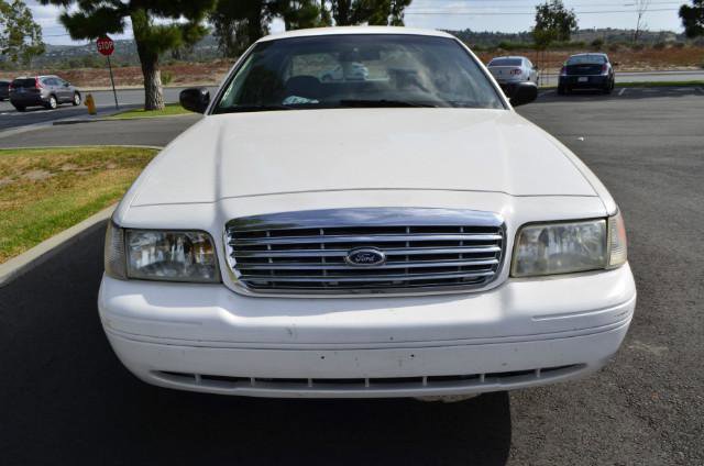 Used 1999 Ford Crown Victoria w/ CNG Package RWD image 2