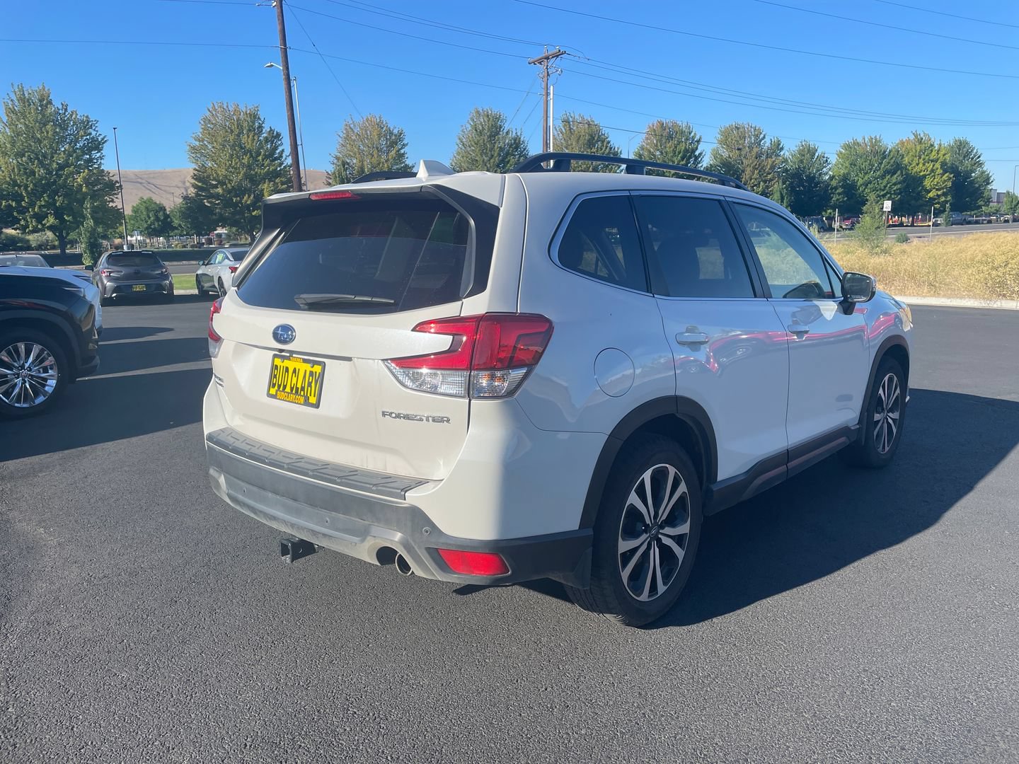Used 2022 Subaru Forester Limited AWD/4WD image 3