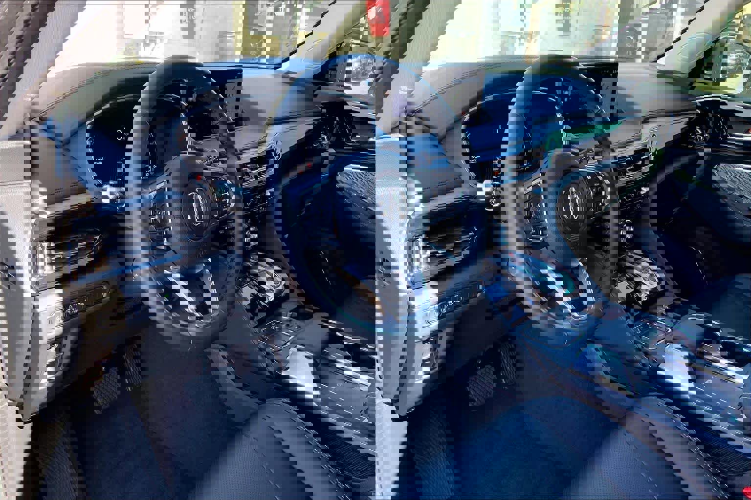 Certified 2024 Acura MDX w/Technology Package image 17