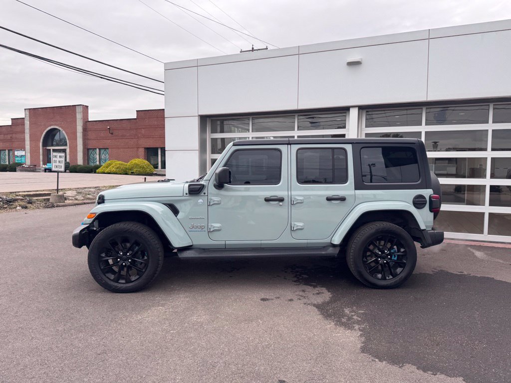 Used 2023 Jeep Wrangler Unlimited Sahara w/ Cold Weather Group AWD/4WD image 2