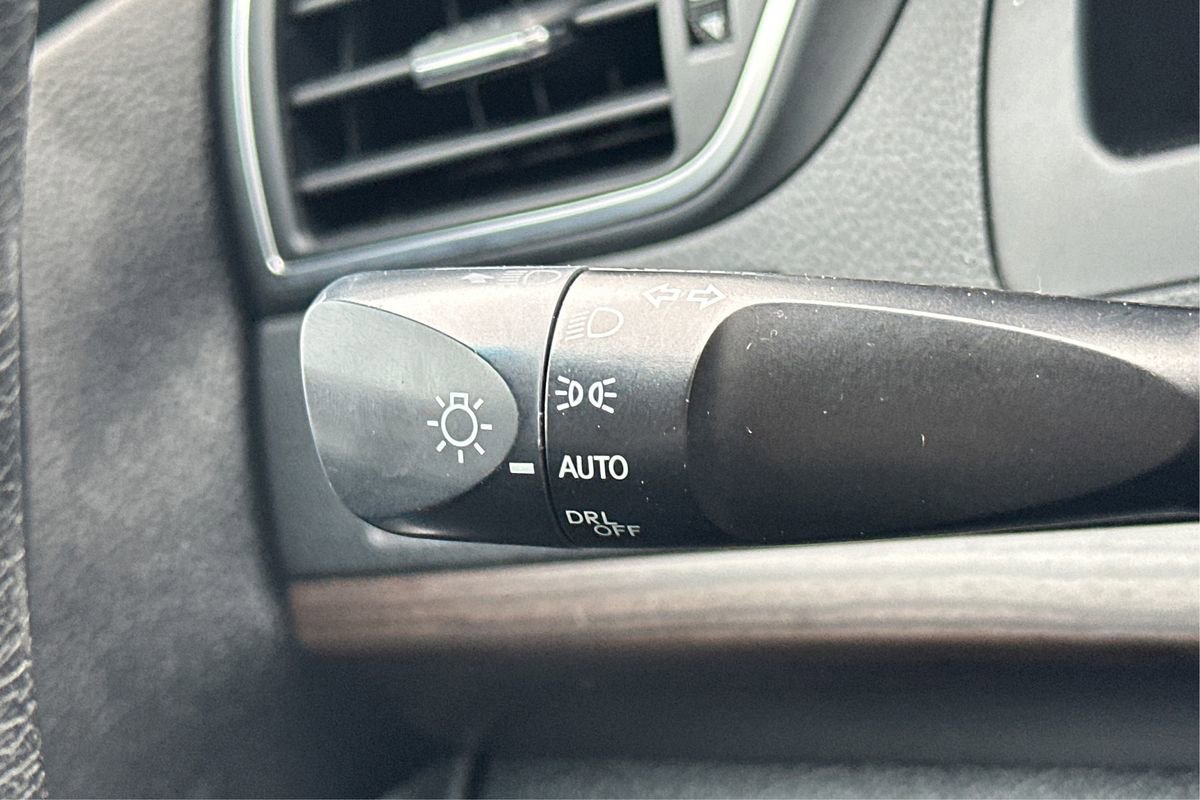 Used 2017 Toyota Camry XLE image 17