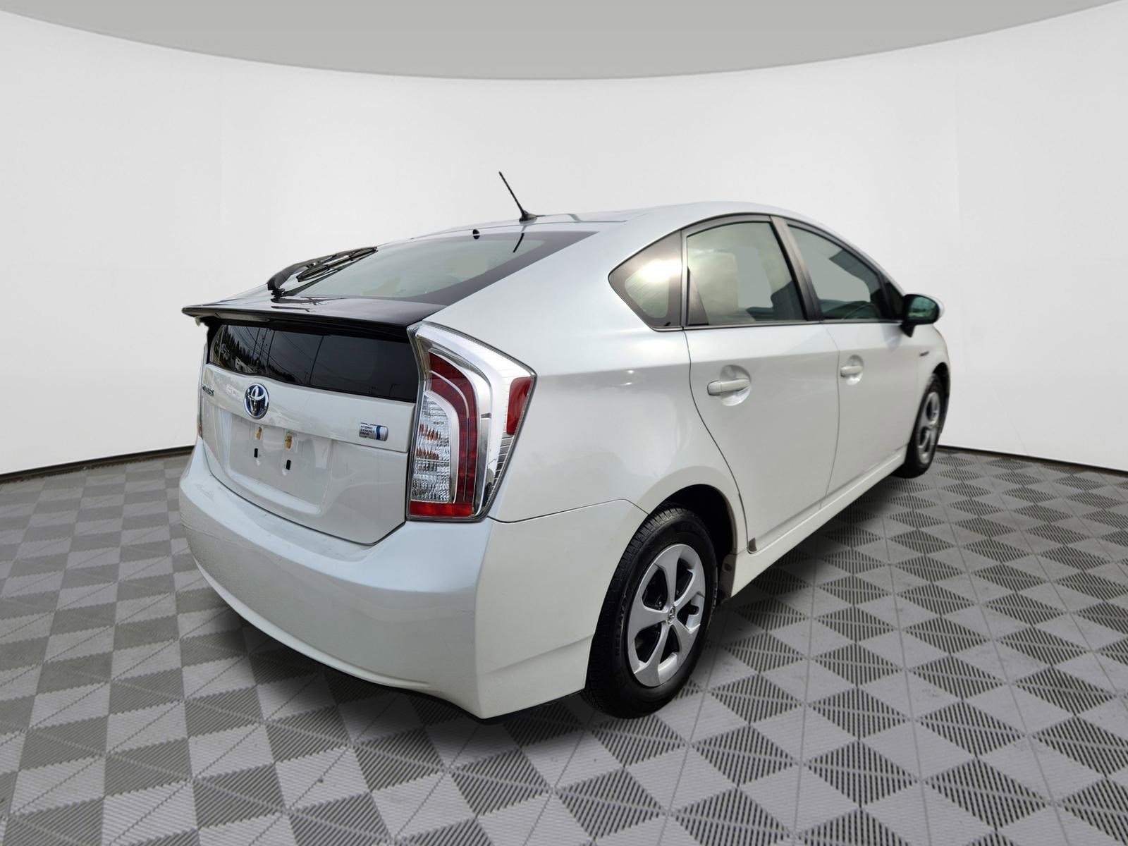Used 2014 Toyota Prius Two image 4