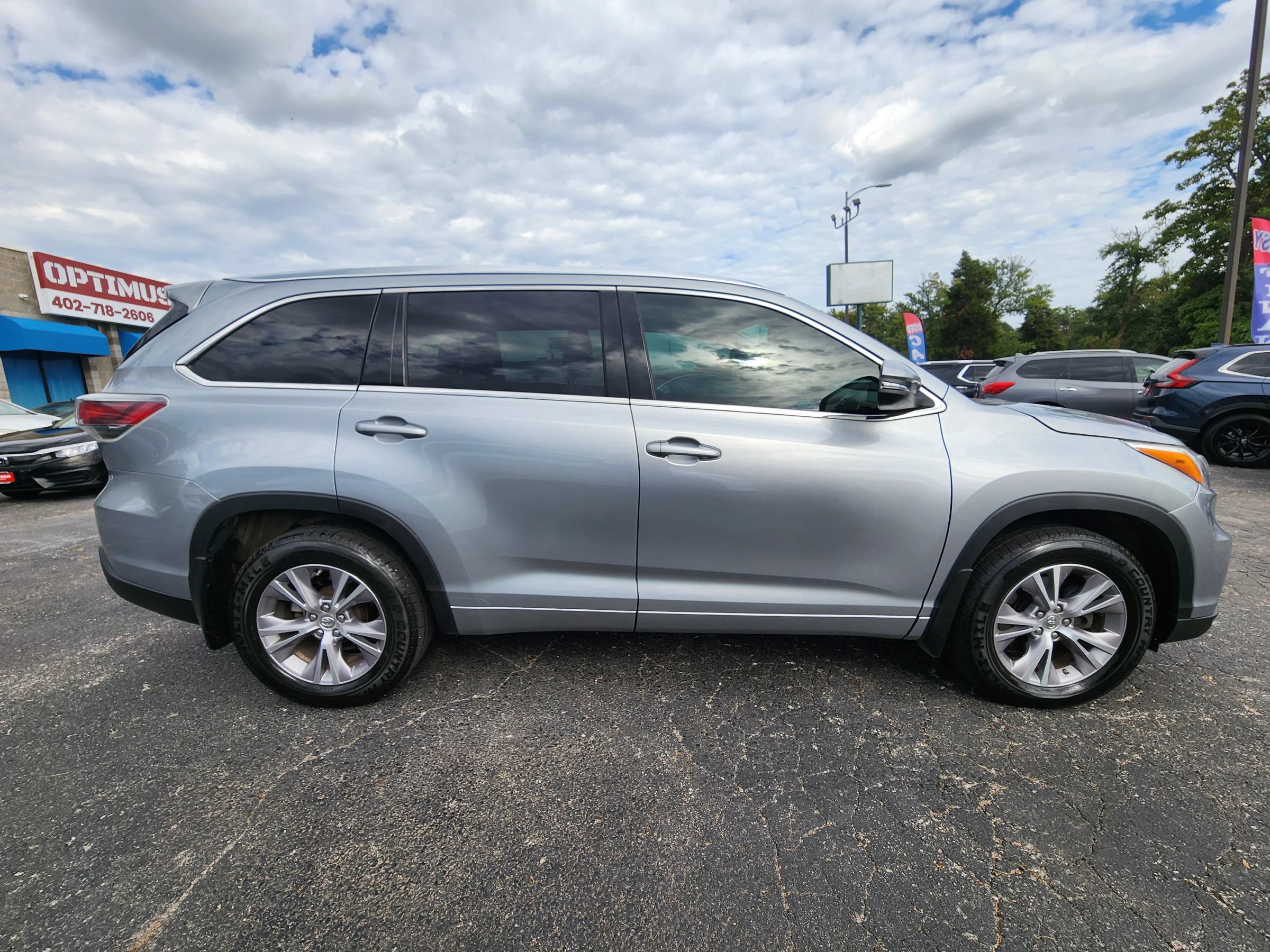 Used 2015 Toyota Highlander XLE AWD/4WD image 8
