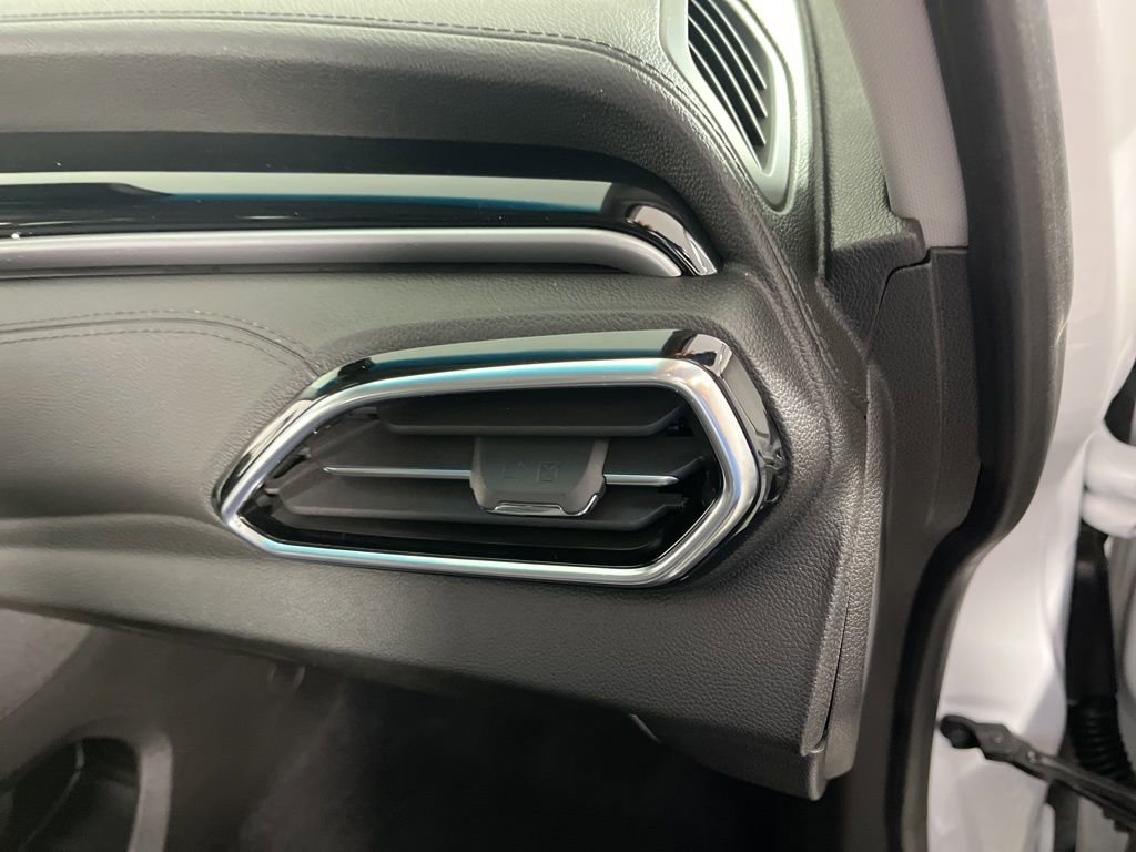Used 2023 Chevrolet Bolt LT w/ Infotainment Package FWD image 17