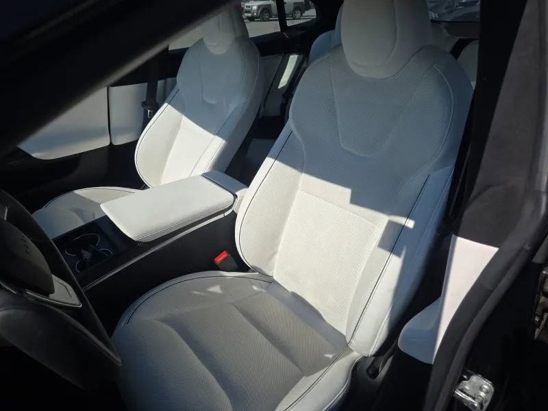 Used 2022 Tesla Model S Plaid image 7