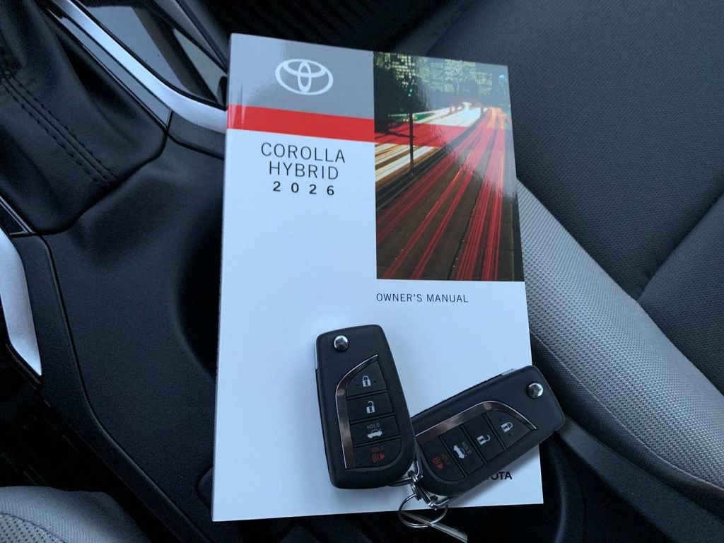 Used 2025 Toyota Corolla SE image 12
