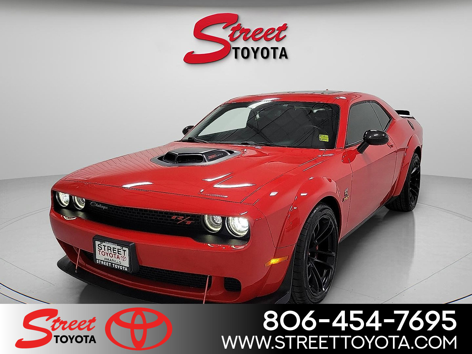 Used 2021 Dodge Challenger R/T Scat Pack image 1