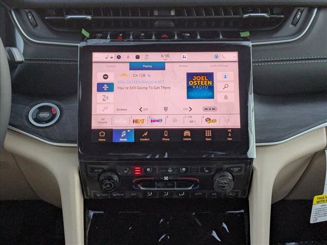 New 2025 Jeep Grand Cherokee Limited w/ Luxury Tech Group II image 14