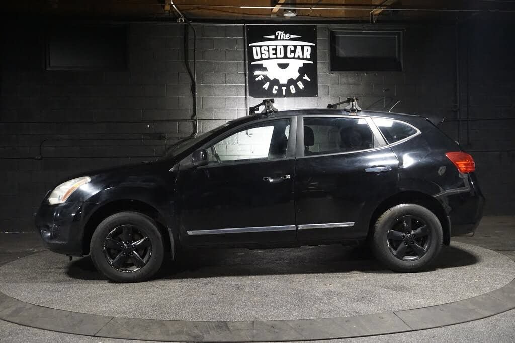 Used 2013 Nissan Rogue S w/ Special Edition Pkg AWD/4WD image 2
