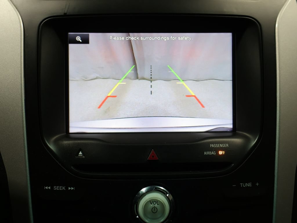 Used 2015 Ford Explorer XLT w/ Equipment Group 202A FWD image 22