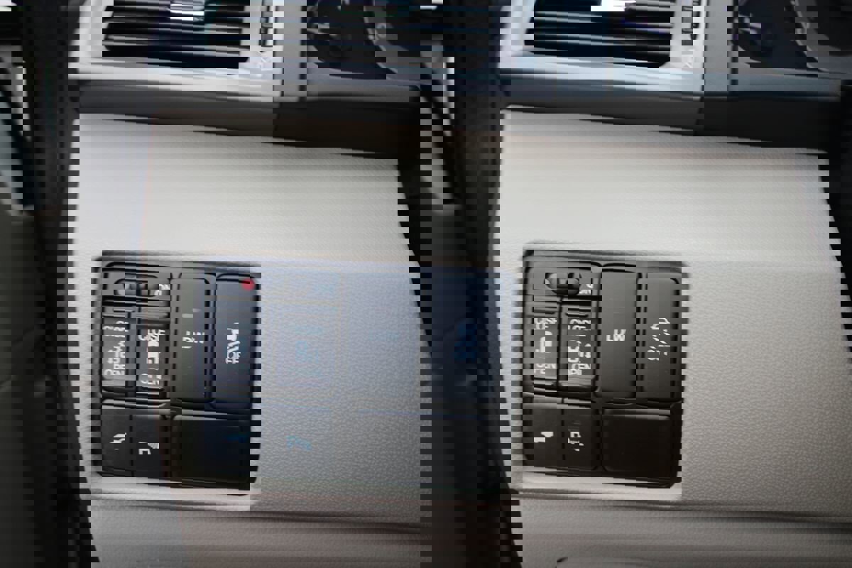 Used 2015 Honda Odyssey Touring Elite image 29