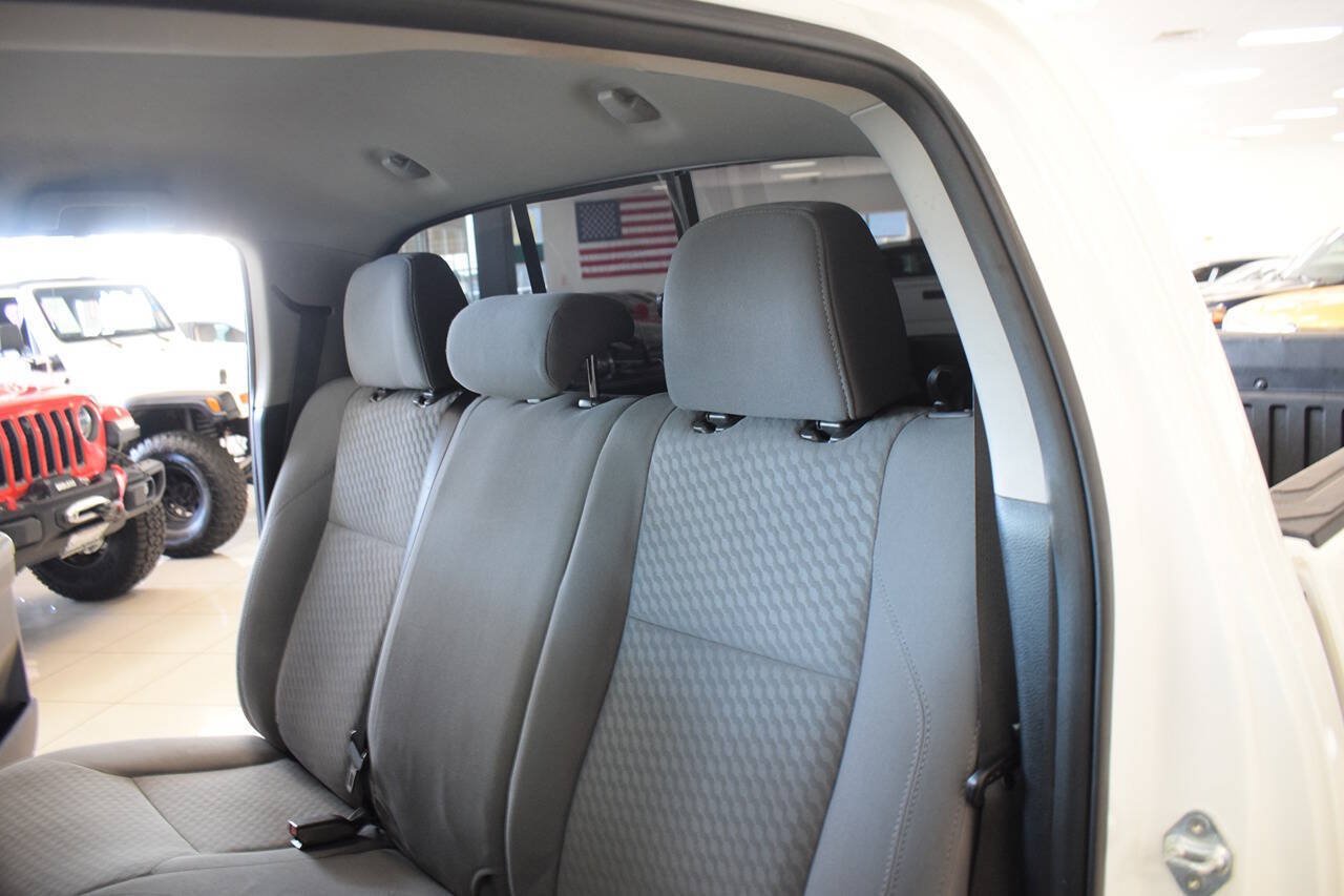 Used 2021 Toyota Tacoma SR AWD/4WD image 44