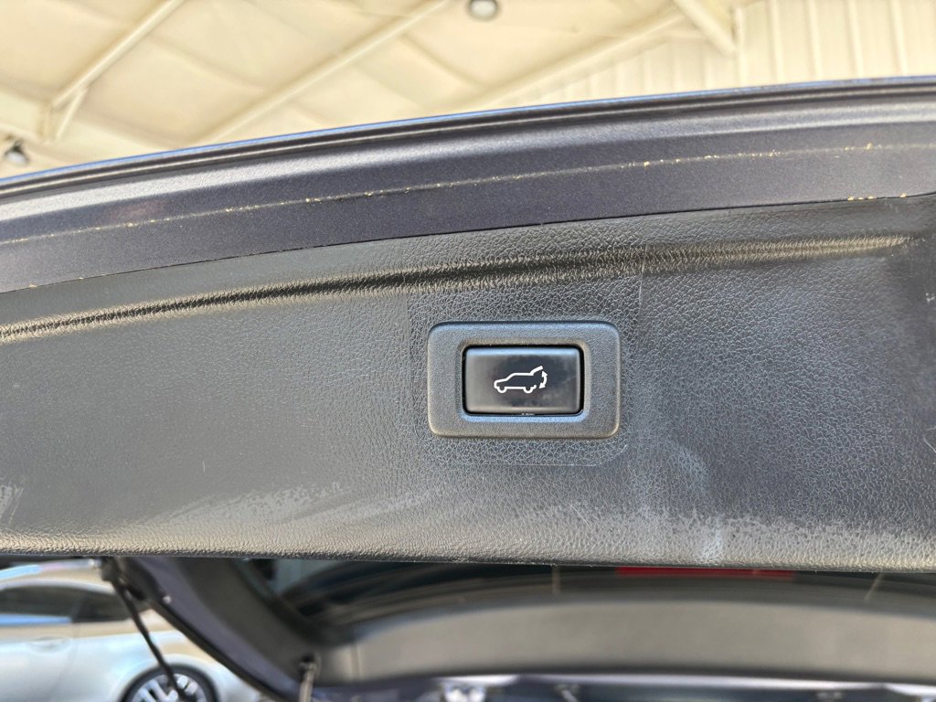 Used 2016 Subaru Outback 2.5i Limited AWD/4WD image 22