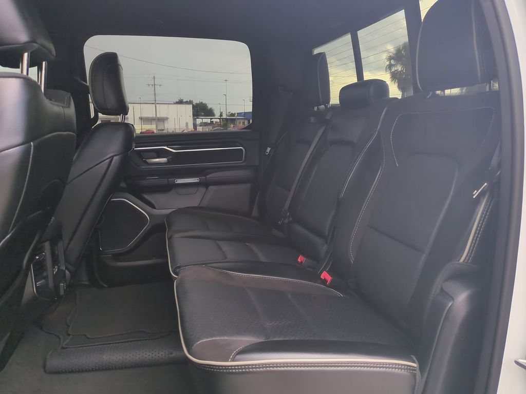 Used 2024 RAM 1500 Laramie AWD/4WD image 15