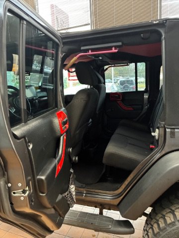 Used 2018 Jeep Wrangler Unlimited Sport w/ Connectivity Group AWD/4WD image 26