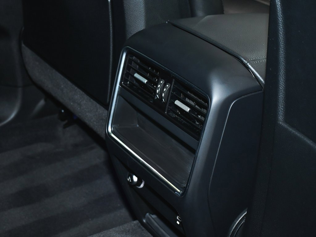 Used 2022 Porsche Cayenne Coupe image 53