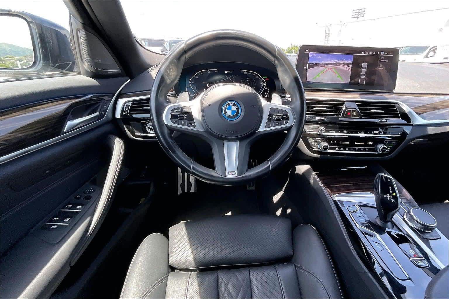Used 2023 BMW 530e w/ M Sport Package RWD image 14