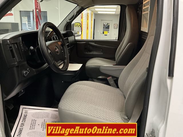 Used 2015 GMC Savana 2500 image 12