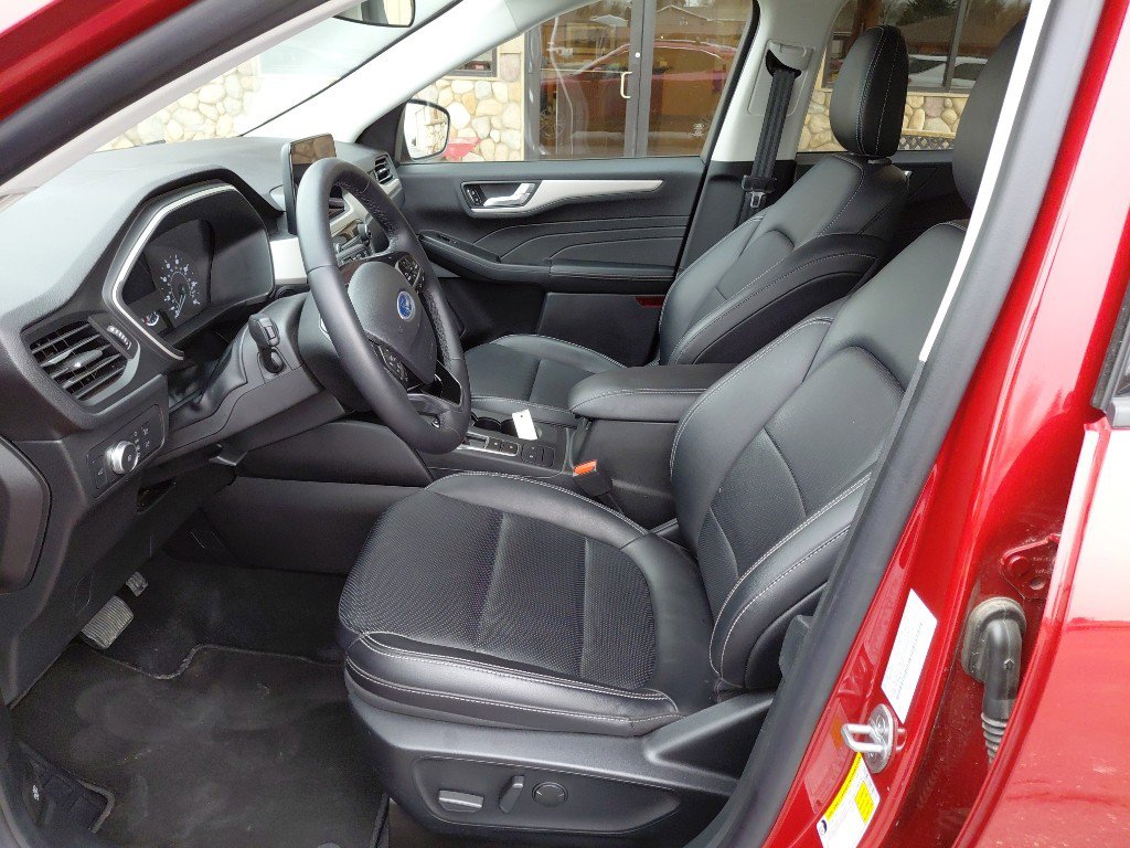 Used 2021 Ford Escape SEL w/ Class II Trailer Tow Package image 17