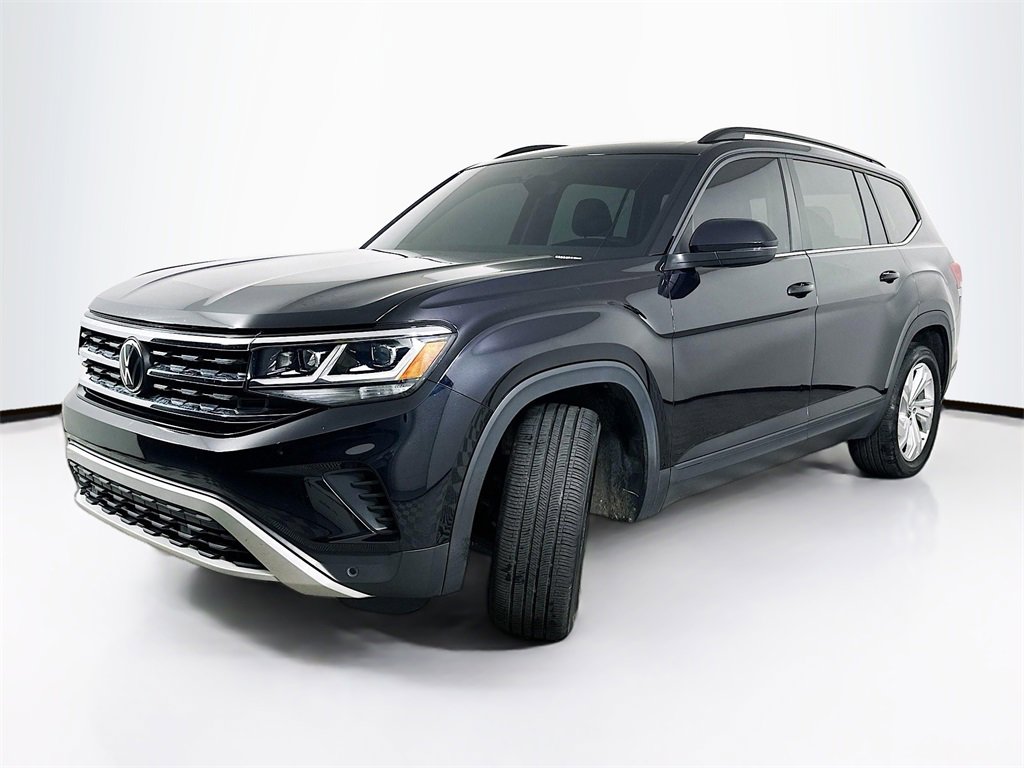 Used 2023 Volkswagen Atlas SE w/ Panoramic Sunroof Package image 2